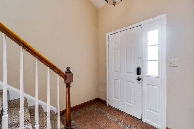 Photo - 1864 Abbotsbury Way