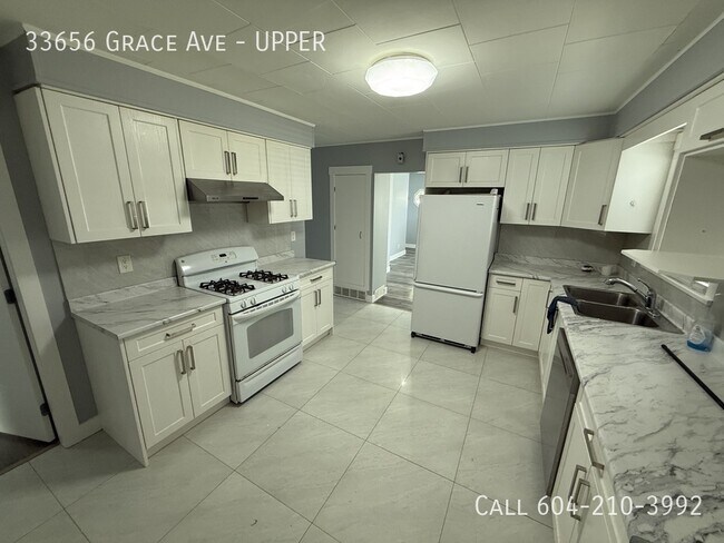 Photo - Spacious Renovated Upper in Matsqui Unit UPPER