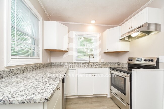 Photo - 112 Kensington Cir