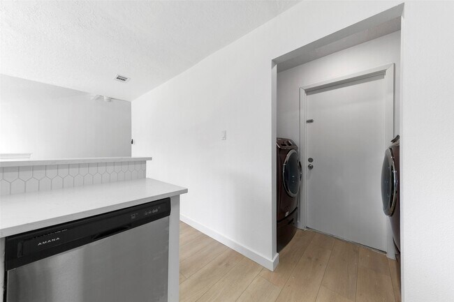 Photo - 2042 Lexington Woods Dr