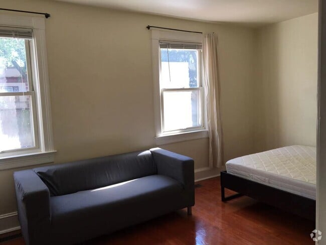 Building Photo - 1447 Parkwood Pl NW Rental