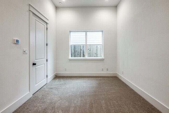 Photo - 948 Fisher St Unit B