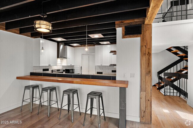 Building Photo - 5621 N 79th St Rental