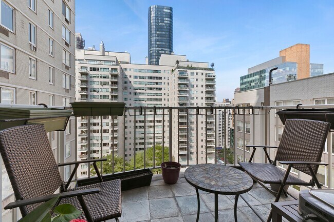 Building Photo - 220 E 65th St Rental