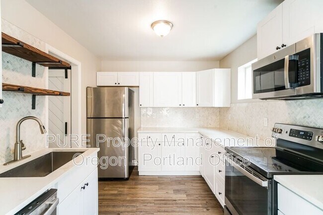 Photo - 10762 NE Prescott St