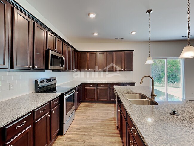 Photo - 460 Bluewater Dr