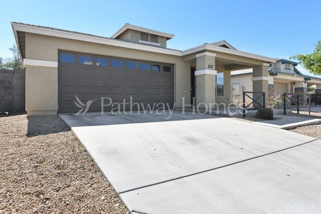 Photo - 207 W Latona Rd