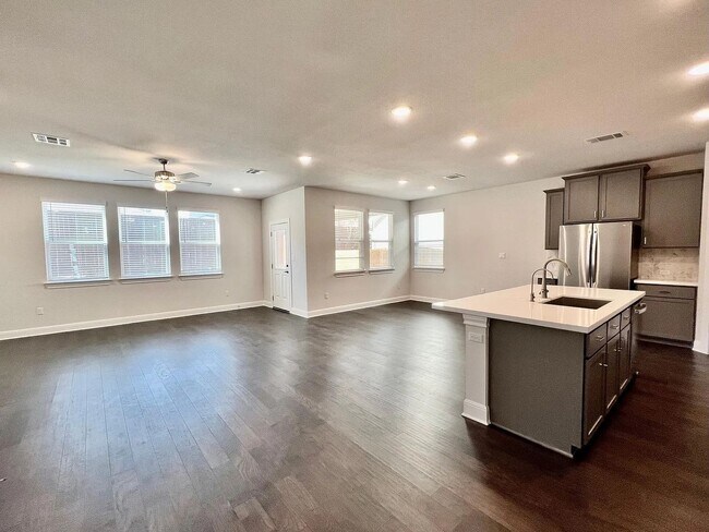 Photo - Open Concept Family Dream Home!