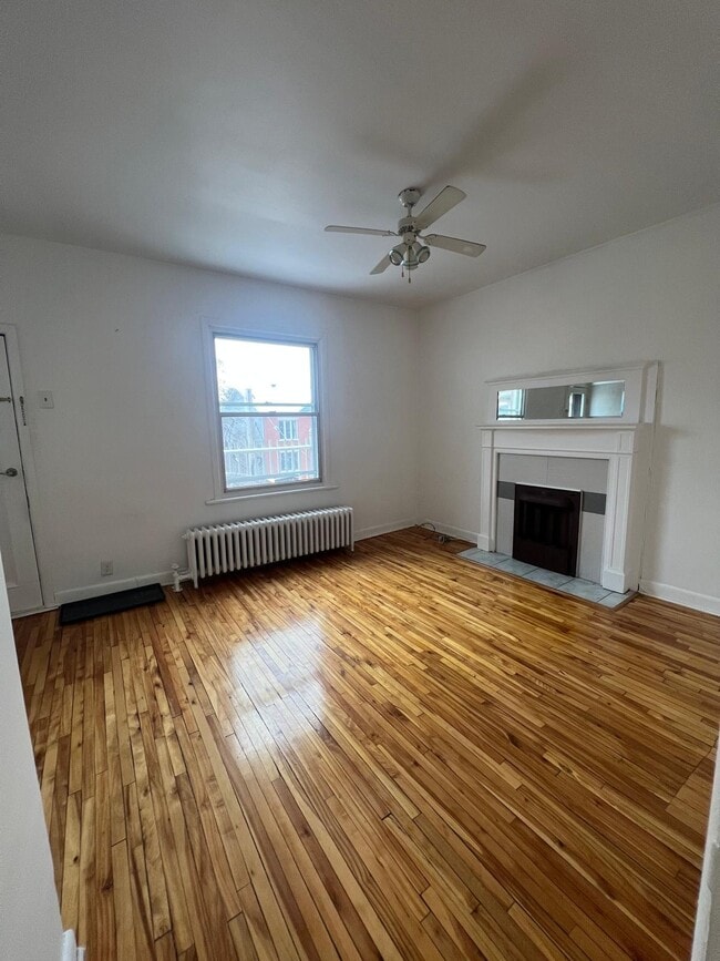 Building Photo - 362 Friel St Unit 9