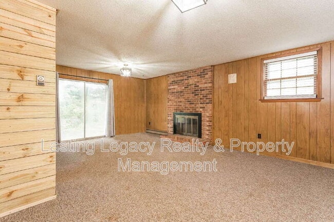 Photo - 717 Milling Rd