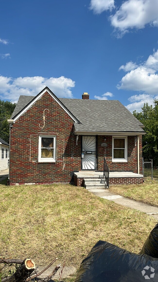 Building Photo - 18876 Helen St Rental