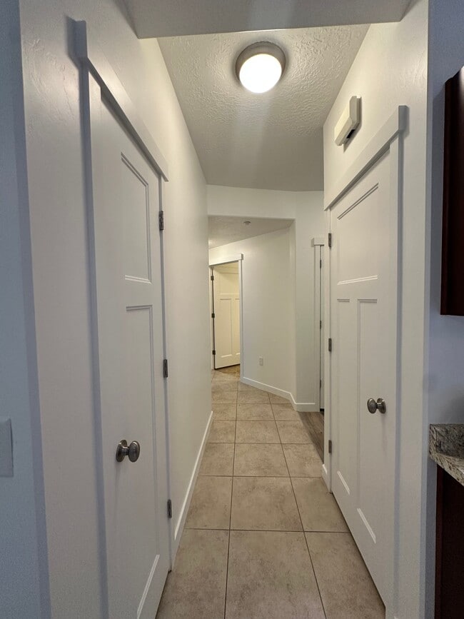 11303 S River Heights Dr