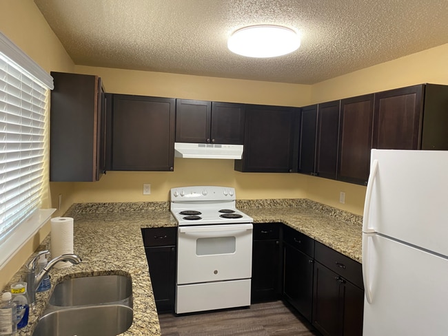 Building Photo - 7022 Silver Canyon