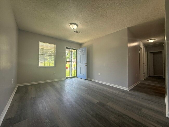 Photo - 3608 Hicky St