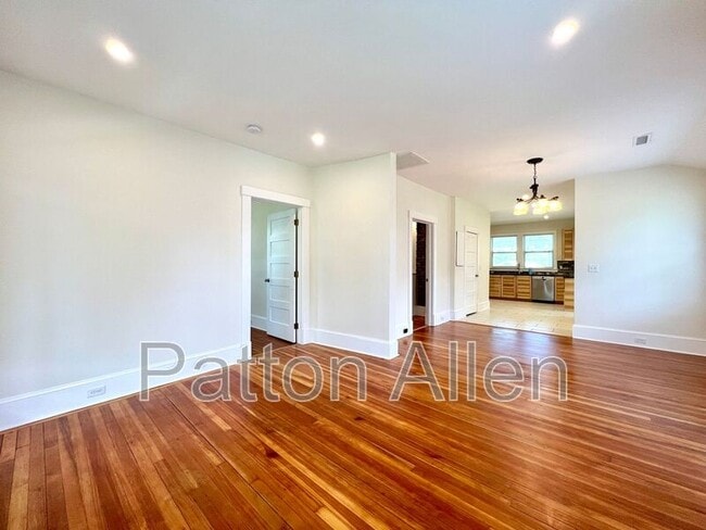 Photo - 702 Fairview Rd