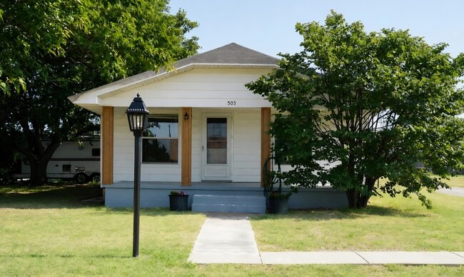 Building Photo - 503 2nd St