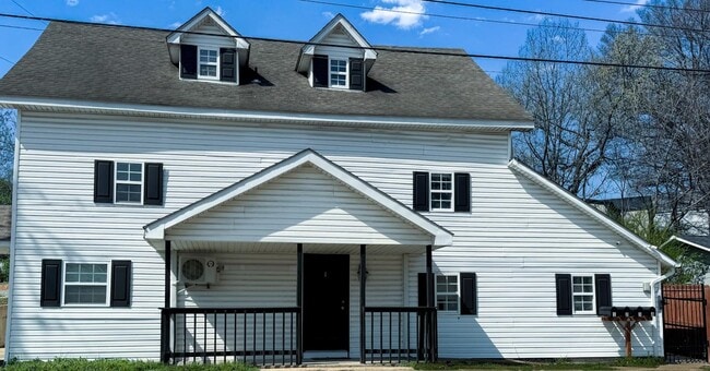 Photo - 901 Park Dale St