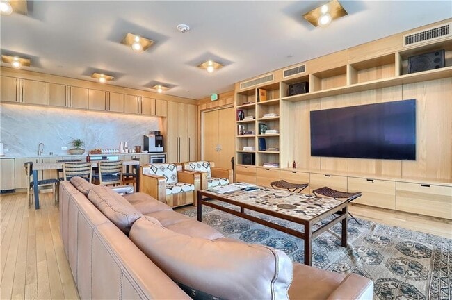 Building Photo - 202 Nueces St Unit 2404 Rental