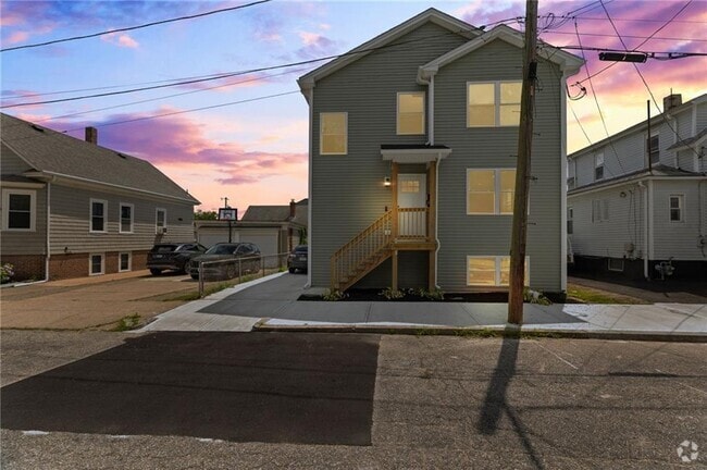 Building Photo - 41 Hampton St Unit 1 Rental