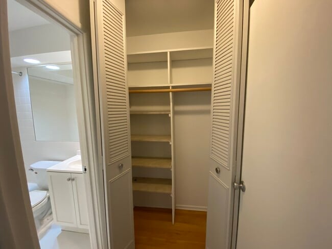 Photo - 736 W Buena Ave Unit 305