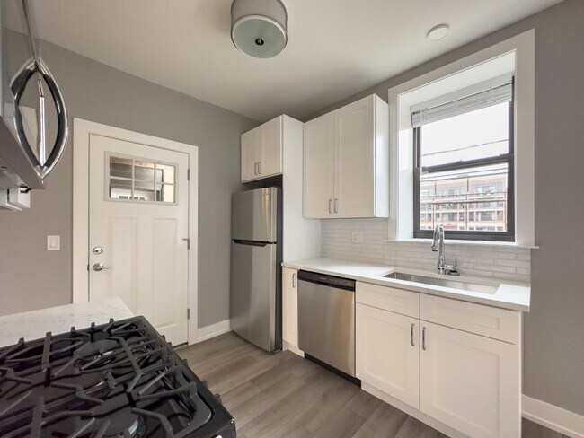 Photo - 3946 N Janssen Ave Unidad W2