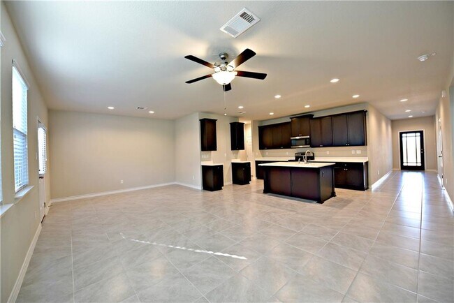 Photo - 544 John Muir Trl