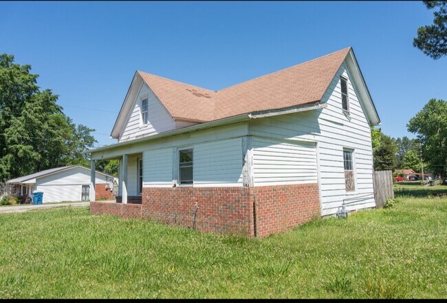 Photo - 328 W Main St