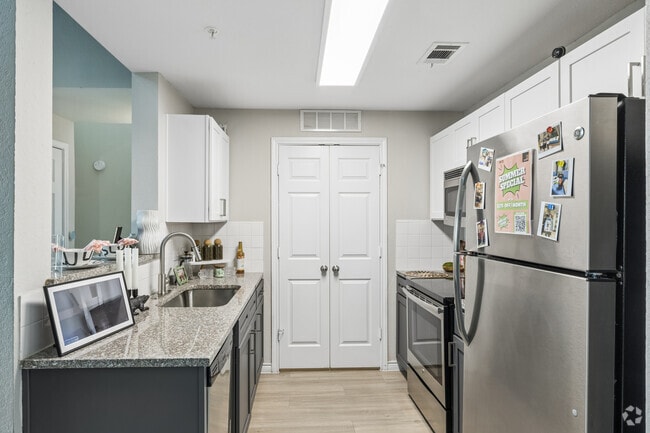 2BR, 3BA + Loft - 1605SF - Kitchen