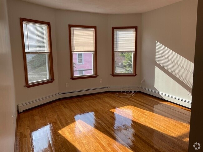 Building Photo - 472 Windsor St Unit 2L Rental