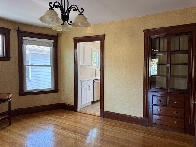 Photo - 358 Eastern Ave