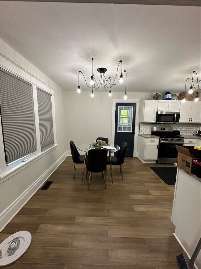 Photo - 1890 Clifford Ave