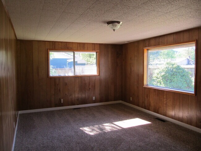 Photo - 3 Bedroom House in Burlington