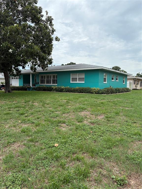 Photo - 1790 Russell Dr N