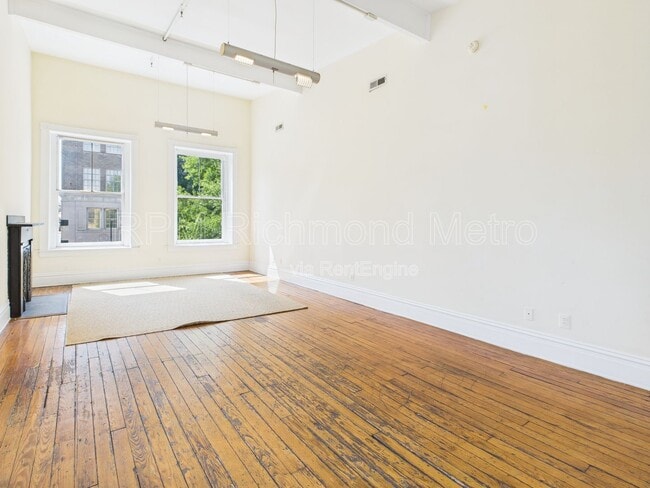 Photo - 200 W Broad St