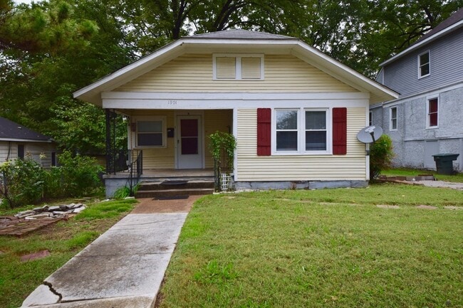 Building Photo - 1 bed, 1 bath near Cooper Young Rental