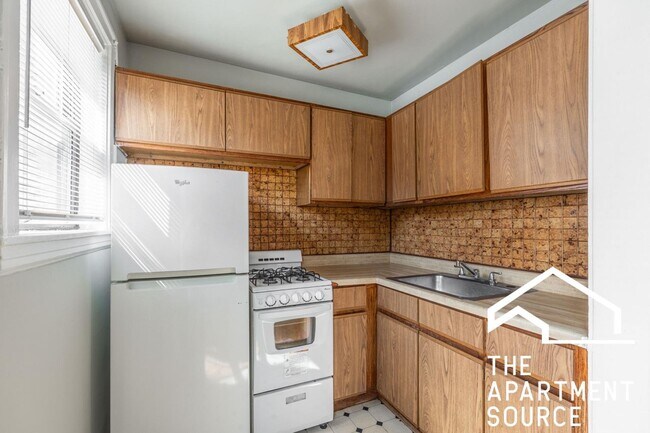 739 W Belmont Ave Unit 111
