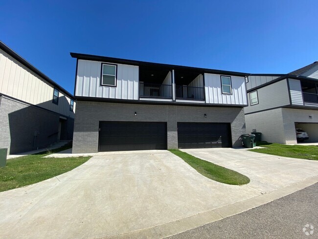Building Photo - 877 S Rupple Rd Unit 877-1 Rental