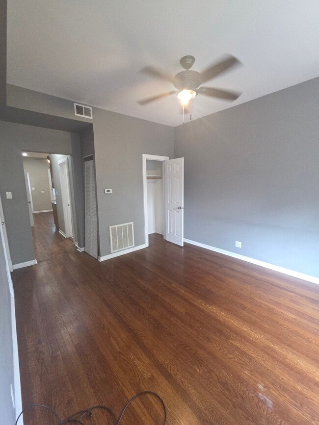 Photo - 1332 W Barry Ave Unidad 2