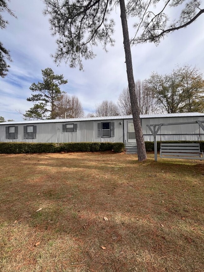 Building Photo - Home in south Lowndes County