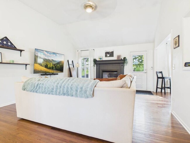Photo - 116 Deerfield Dr
