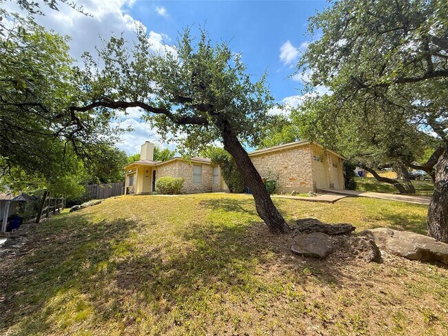 9900 Hundred Oaks Cir