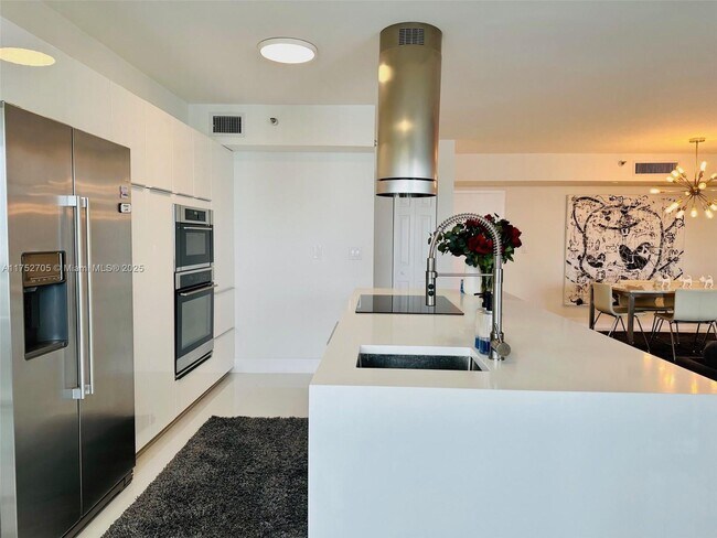 Photo - 19101 NE 36th Pl Unidad 1911