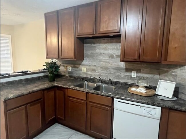 Photo - 4011 Windswept Dr