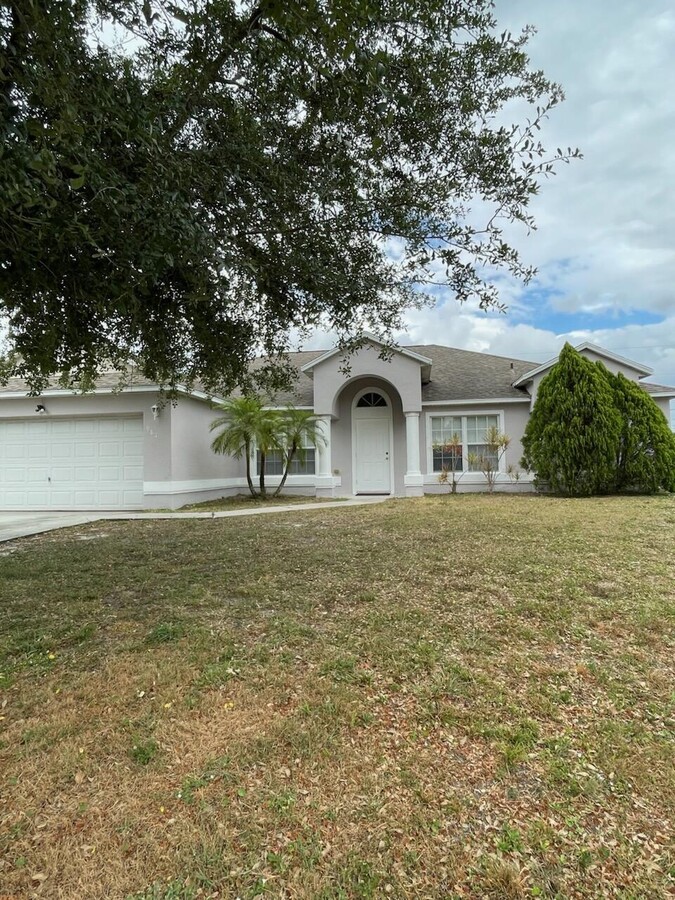 Photo - 981 SW Versailles Ave House