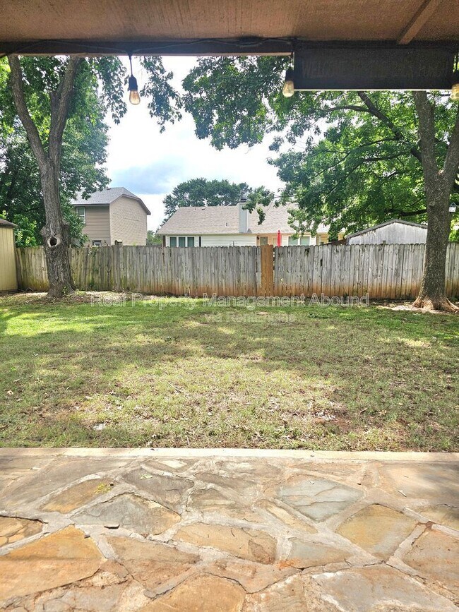 Photo - 1811 W Gulfport Cir