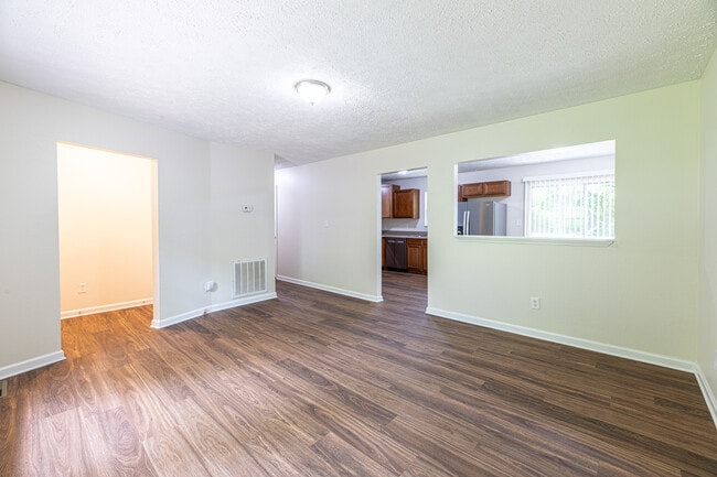 Photo - 320 Beechwood Dr