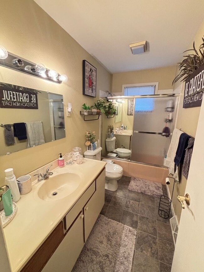 Photo - 2105 Burwell St