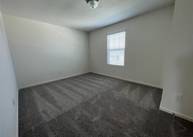 Photo - 1064 Water Oak Ln