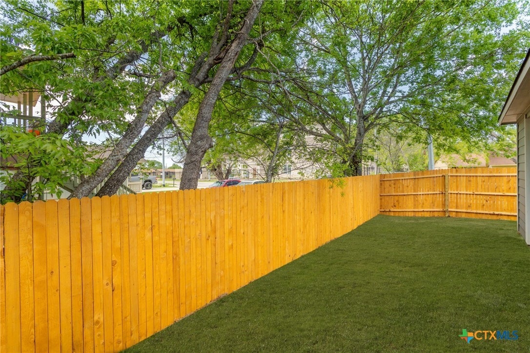 Photo - 404 Trefger St