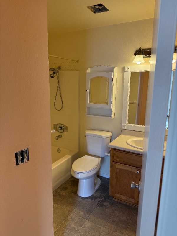 Photo - 173 E Knotts St